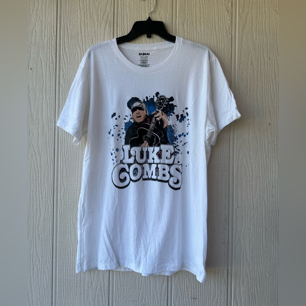 NWOT Luke Combs Graphic T-Shirt
